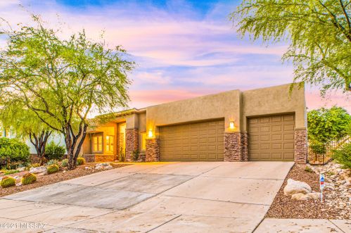 7461 Ridge Point Rd, Tucson, AZ 85750-6262