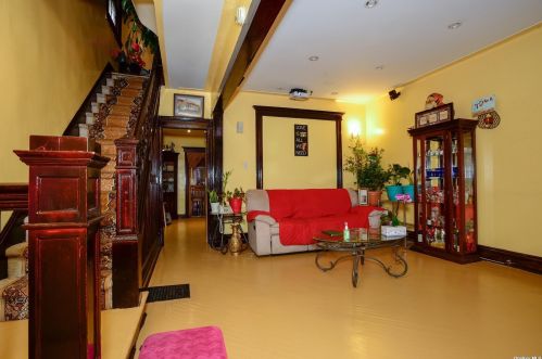 85-41 91st St, Jamaica, NY 11421-1403