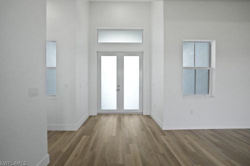 409 6th Ter, Cape Coral FL  33990-1529 exterior