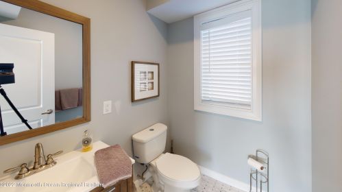 5 Fort Ave, Pelican Island NJ  08751-1512 exterior