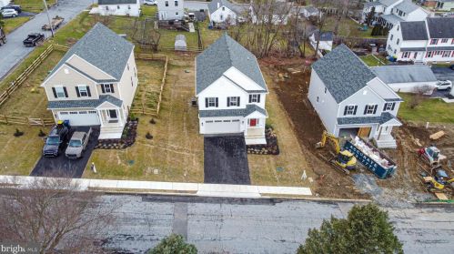 706 Hornblende Ave, Kennett Sq PA  19348-3614 exterior