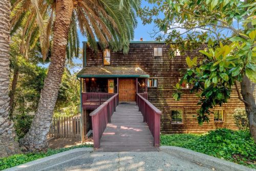 354 J St, Benicia, CA 94510-3041