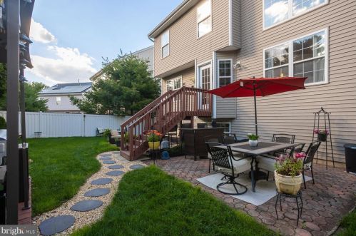 59 Greenbrook Dr, Columbus NJ  08022-2323 exterior