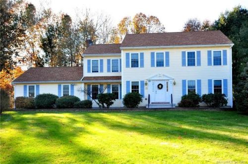 210 Gorden Cir, Windsor, CT 06095-1780