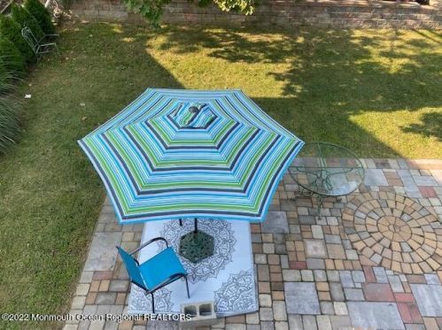 39 Shore Dr, Monmouth Hills NJ  07732-1027 exterior