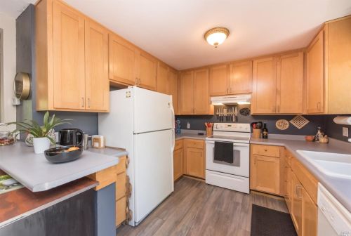 1753 Las Pravadas Ct, Santa Rosa, CA 95409-3414