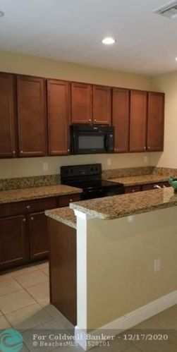 1313 147th Ter, Hollywood, FL 33027-6185