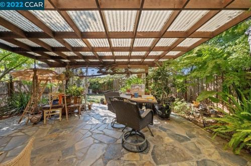 975 Kilkenny Way, Pinole CA  94564-2717 exterior