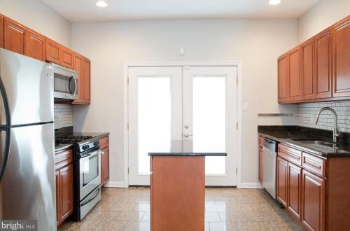 726 24 St, Philadelphia PA 19146-2540 exterior