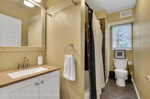 2237 Emerald Park Dr, Lacey NJ  08731-3716 exterior