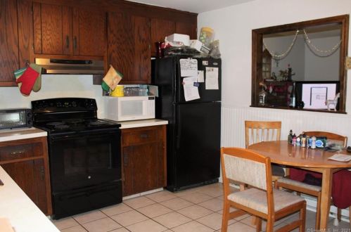 124 Melrose St, Bristol CT  06010-6136 exterior