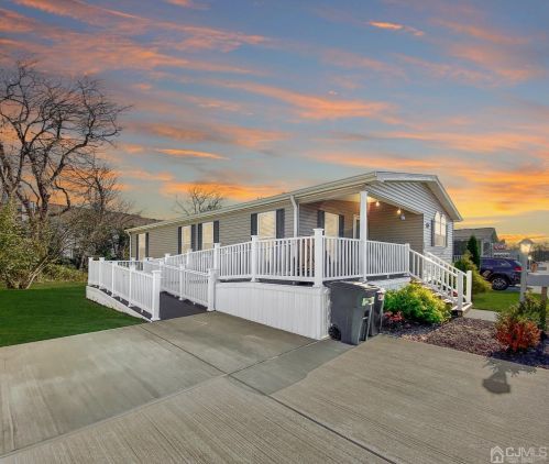 179 Farm Rd, East Freehold, NJ 07728-3407