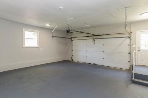 3 Marlin Dr, Waterford CT  06385-2605 exterior