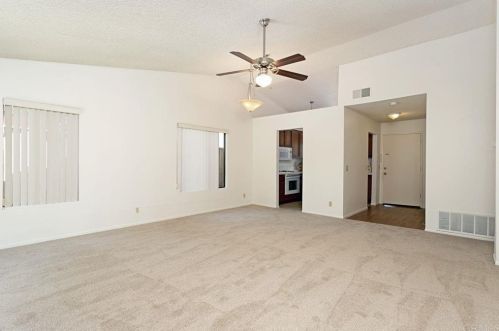 911 Concord Ct, Vista CA  92081-8925 exterior