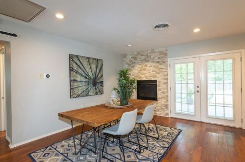 8016 Briarwood Ln, Austin TX 78757-6929 exterior