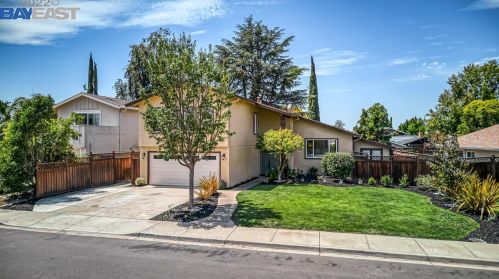 829 Katrina St, Livermore CA  94550-2392 exterior