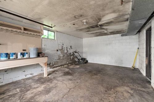 523 Wright Rd, New Kensington PA  15068-9231 exterior