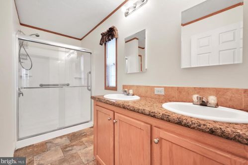 910 Dogwood St, Smithville PA  17560-9692 exterior