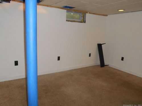 429 Elm St, Windsor Locks CT  06096-1604 exterior