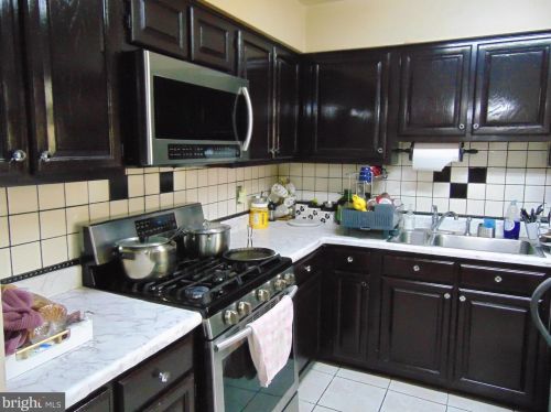 14833 Winding Loop, Woodbridge VA  exterior