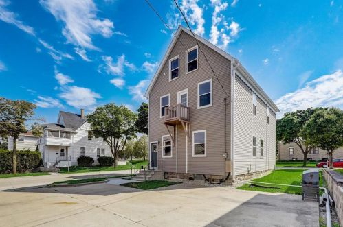 1101 72nd St, Milwaukee WI  53214-3119 exterior