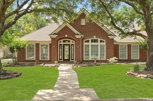 7610 Limber Bough Dr, Humble, TX 77346-6039