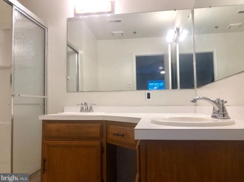 311 Stone Hurst Ct, New Castle DE  19720-3947 exterior