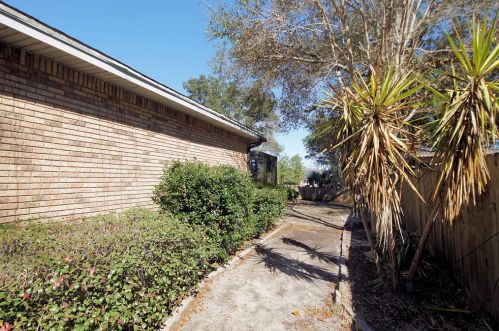 190 Country Club Rd, Shalimar FL  32579-1634 exterior