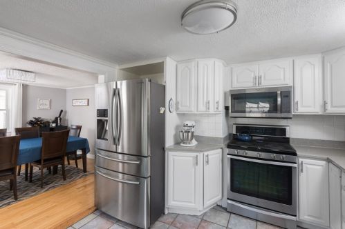 38 Penn St, Quincy, MA 02169-7506