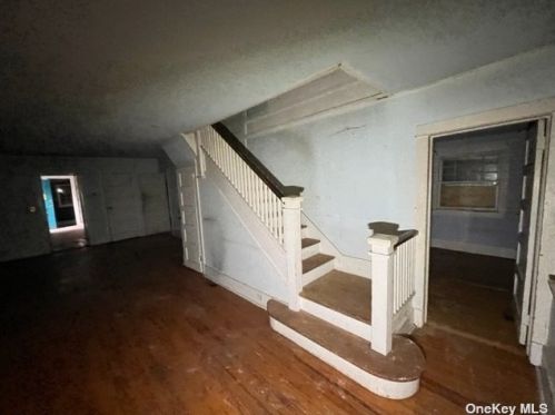 2705 Lighthouse Rd, Southold NY  11971-3107 exterior