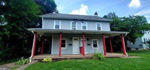 263 Maple Ave, Harleysville PA  19438-1742 exterior