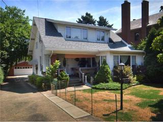 2331 Greensburg Pike, Pittsburgh, PA 15221-2527