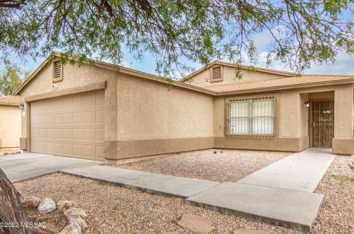 2851 Liverpool Dr, Tucson, AZ 85706-3673