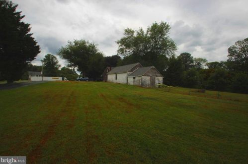 373 Concord Rd, Glen Mills PA  19342-1403 exterior