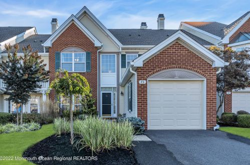 73 Manor Ct, Belmar, NJ 07719-3652