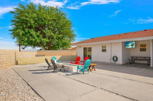 64978 Ray Ct, Desert Hot Springs CA  92240-1447 exterior