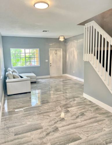 10240 20th St, Hollywood, FL 33025-1779
