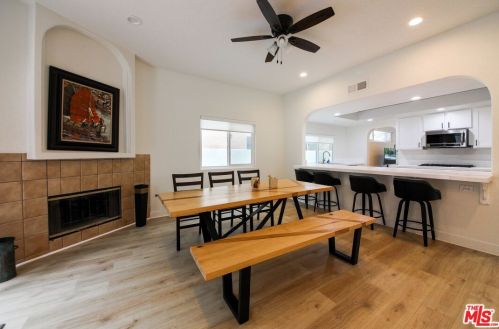 218 Indianapolis Ave, Huntington Beach CA 92646-5043 exterior