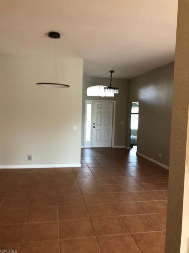 2813 Amberwood Ln, Naples FL  34120-7522 exterior