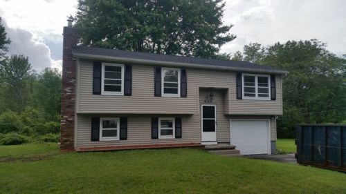 6119 Hollybush Ln, Ontario, NY 14519-9107