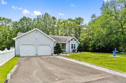 38 Jeanette St, Berkeley Township NJ  08721-3517 exterior