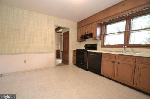 1023 Areba Ave, Swatara PA  17033-2204 exterior
