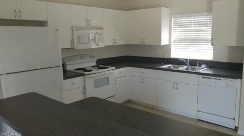 559 Windermere Dr, Lehigh Acres, FL 33972-1084