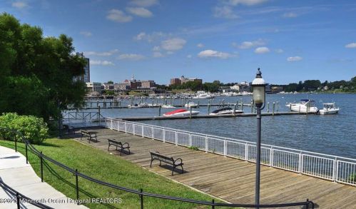 118 Mnr Dr, Tinton Falls NJ 07701-2456 exterior