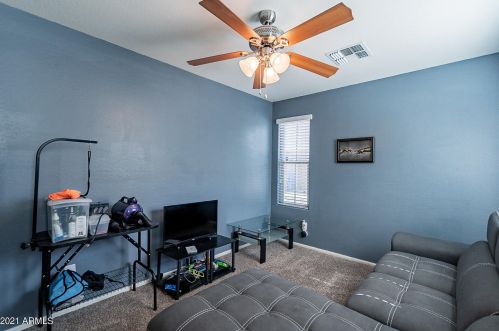 1945 77 Dr, Phoenix AZ 85033-2453 exterior