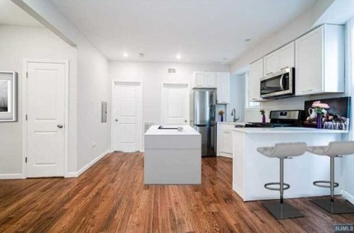 39 28th St, Bayonne NJ  07002-4601 exterior