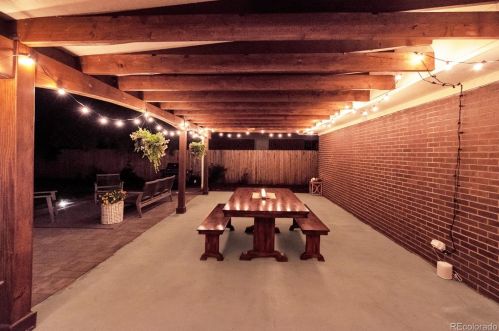 2432 Jasmine St, Denver CO 80222-6313 exterior