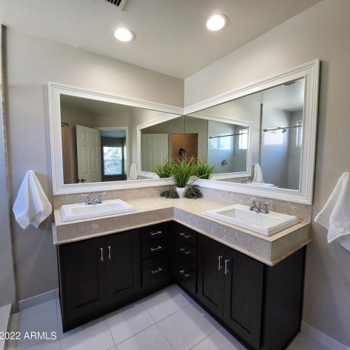 8038 Redwing Rd, Scottsdale AZ  85250-5649 exterior