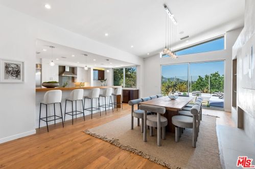 3423 Scadlock Ln, Van Nuys CA  91403-4315 exterior
