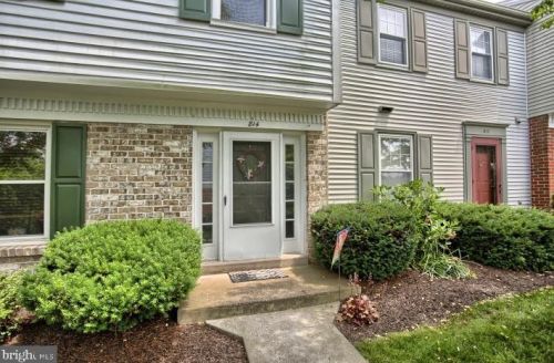 814 Allenview Dr, Navy Sup Dpt, PA 17055-6183